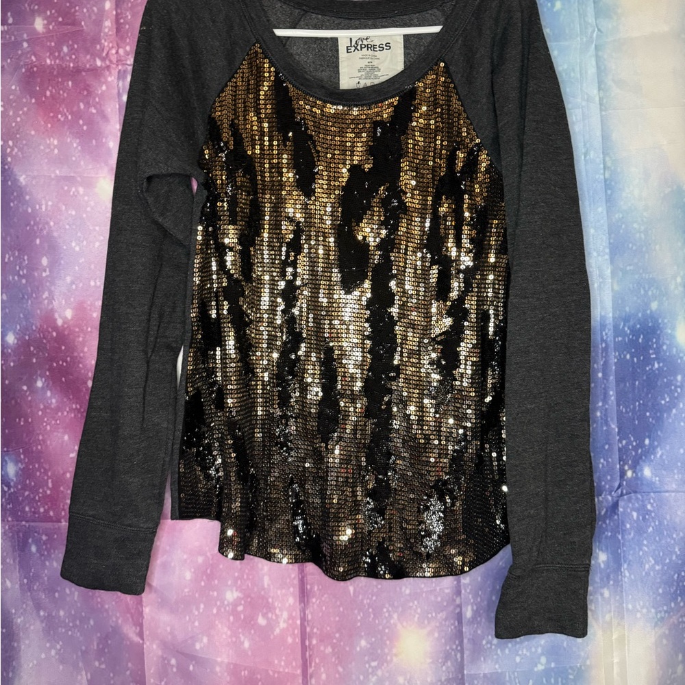 Express sequin crewneck 🛍